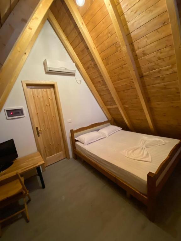 Room In Center Shkodër Buitenkant foto